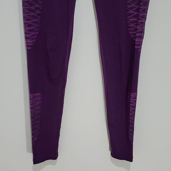 𝅺nike medium purple Dri-fit athletic leggings - Picture 3 of 7